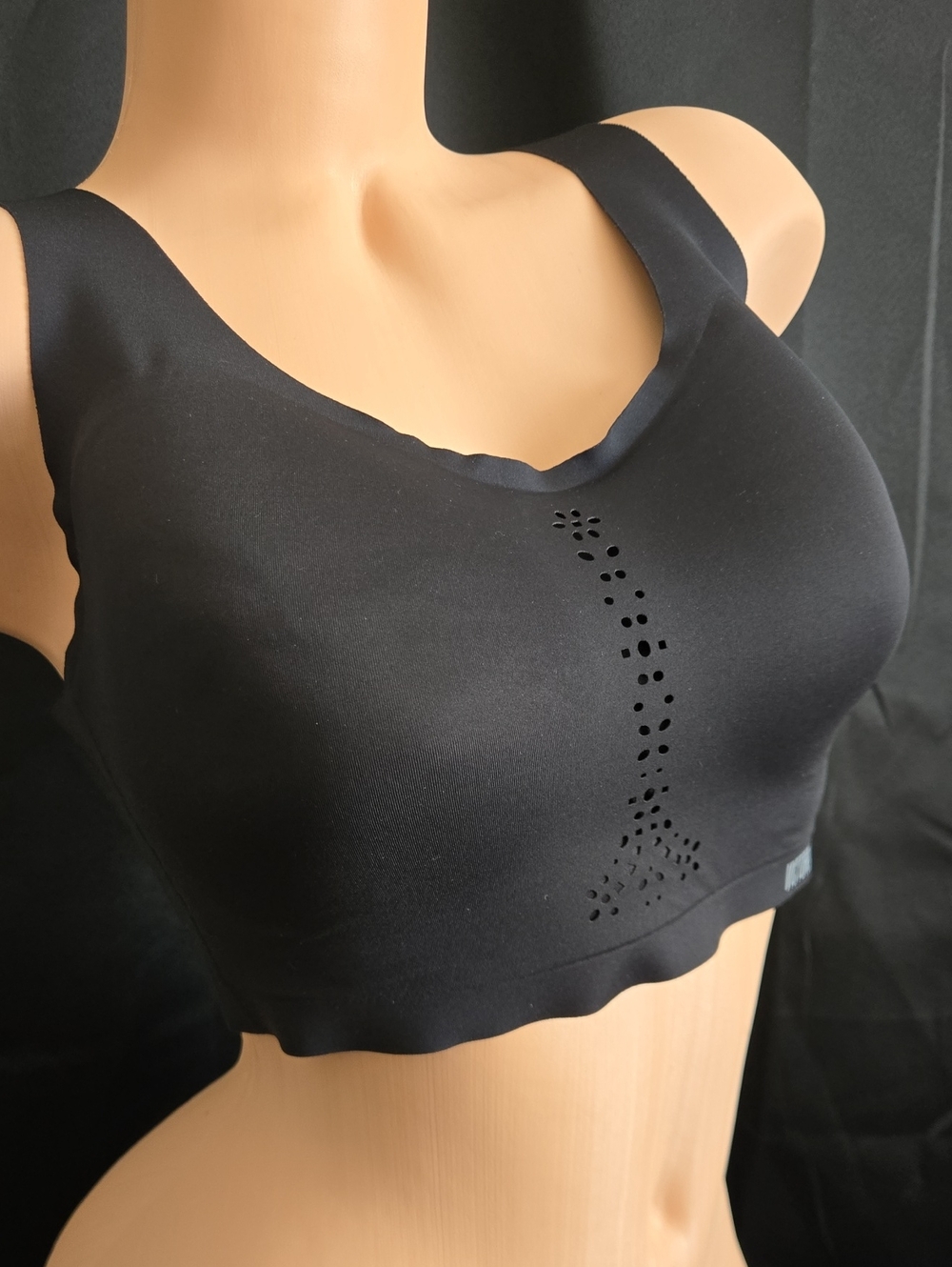 Victoria's Secret Black Seamless Laser-Cut Support Bra